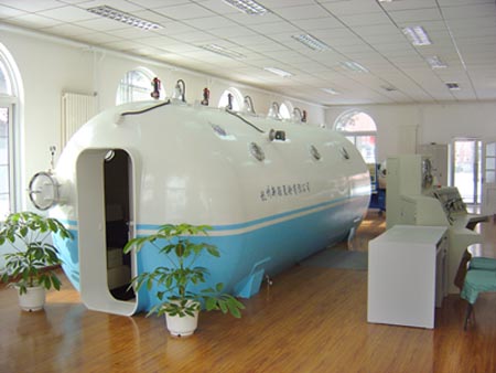高压氧舱治疗2.jpg